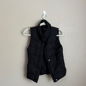 GAP Women's Classic Black Quilted Puffer Vest size small